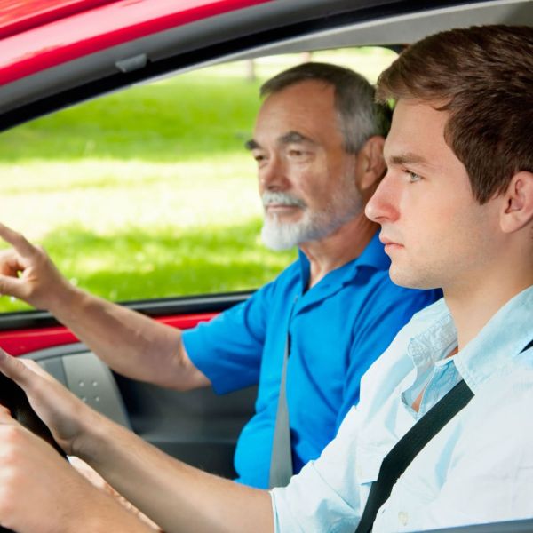 Guida accompagnata a 17 anni